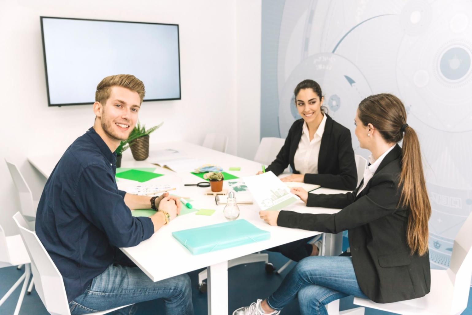 Hands-on Nageldesign Training in professioneller Umgebung